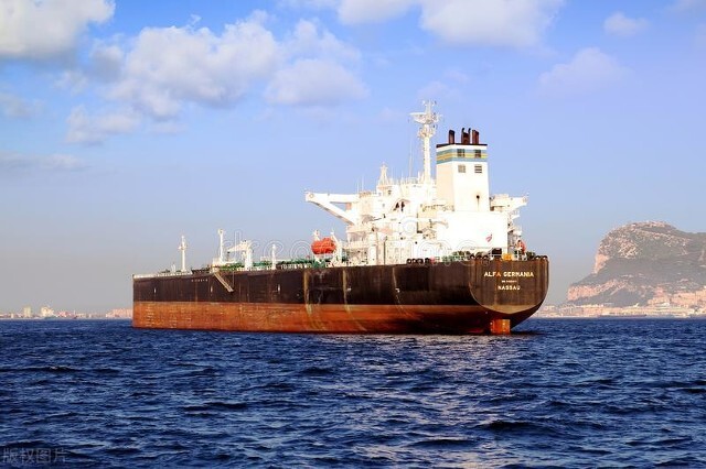 俄乌局势恶化,油轮“抢油”运价一天暴涨超五倍